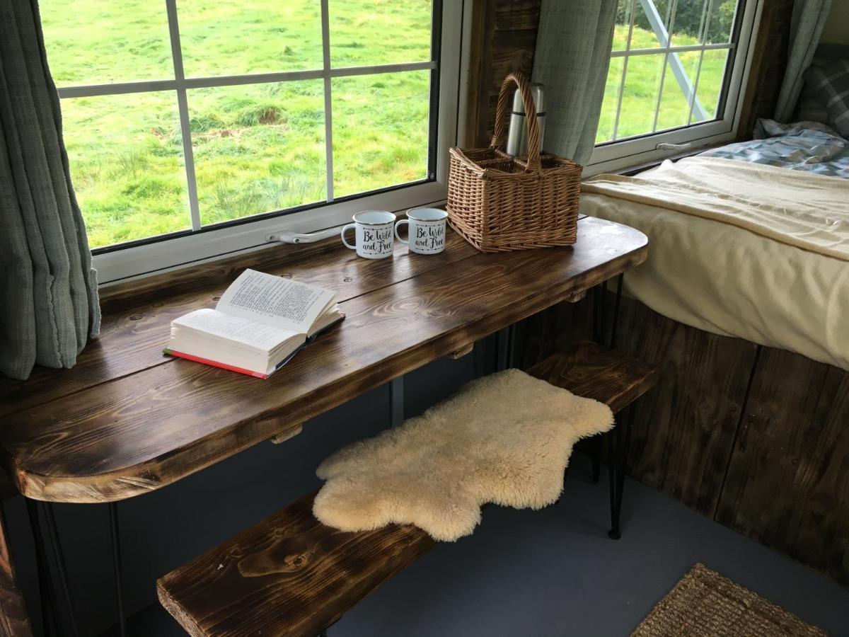 Belan Bluebell Woods Shepherds Hut 拉尼德洛伊斯 外观 照片